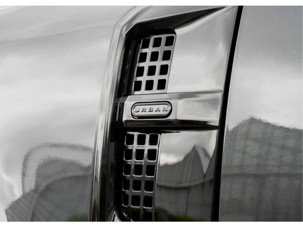 Land Rover Defender P300e 110 X-Dynamic HSE - 10