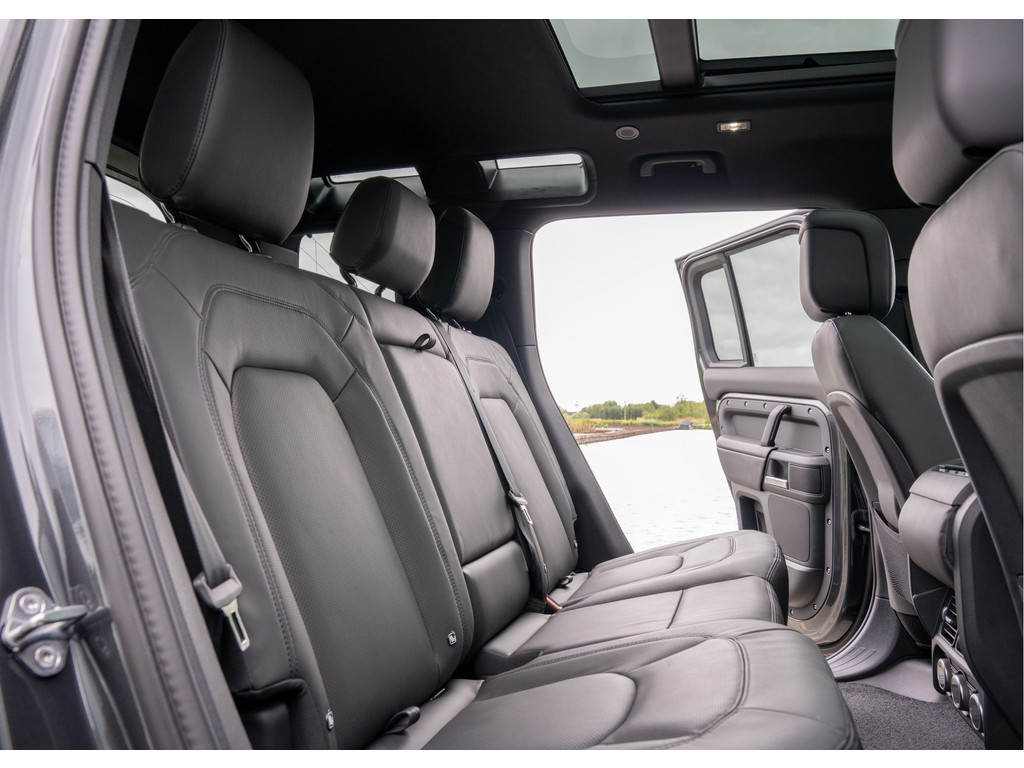 Land Rover Defender P300e 110 X-Dynamic HSE - 26