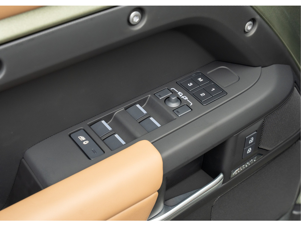 Land Rover Defender P300e 110 X-Dynamic HSE - 23