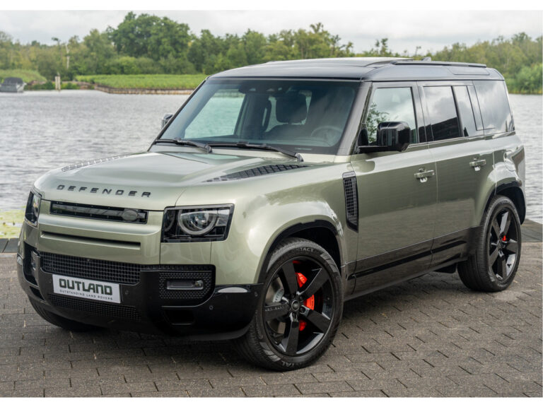 Land Rover Defender P300e 110 X-Dynamic HSE
