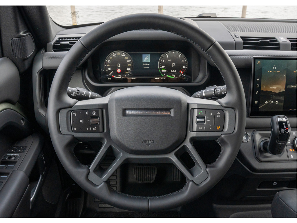 Land Rover Defender P300e 110 X-Dynamic HSE - 28