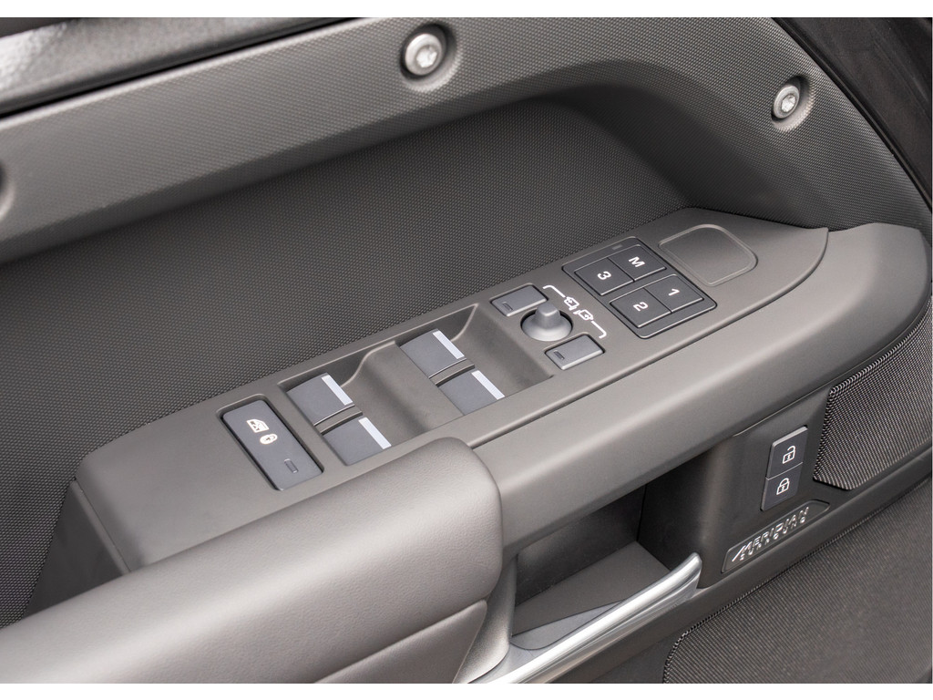 Land Rover Defender P300e 110 X-Dynamic HSE - 22