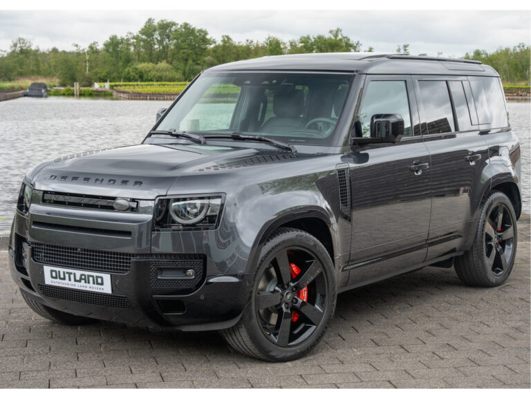 Land Rover Defender P300e 110 X-Dynamic HSE