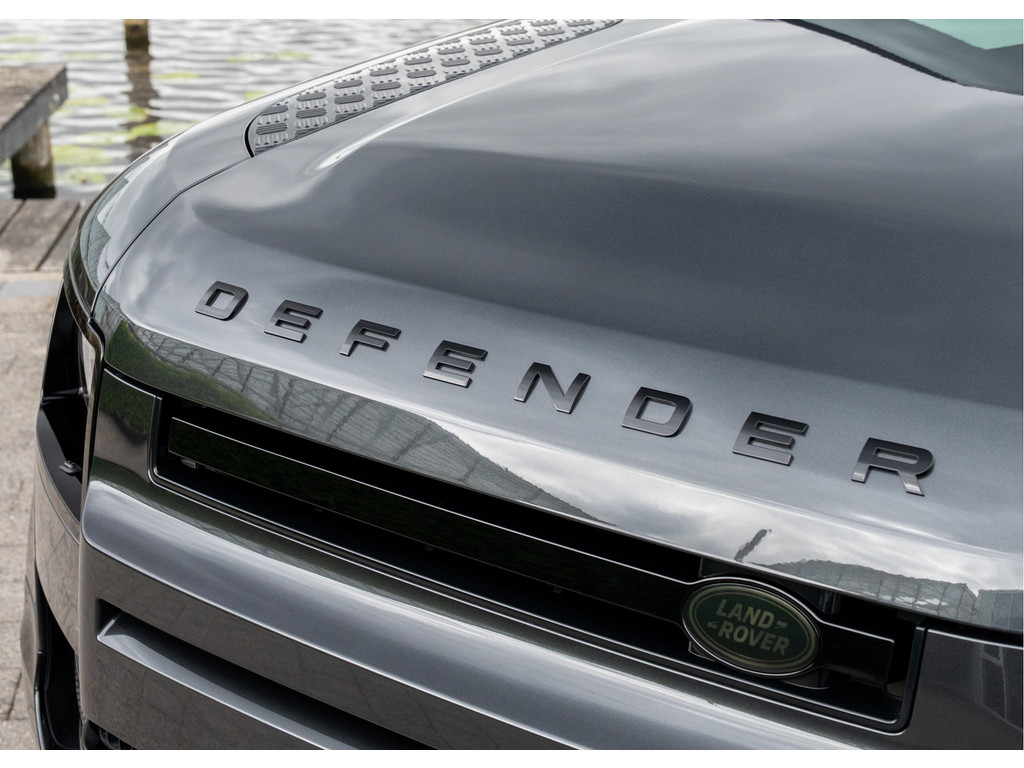 Land Rover Defender P300e 110 X-Dynamic HSE - 37