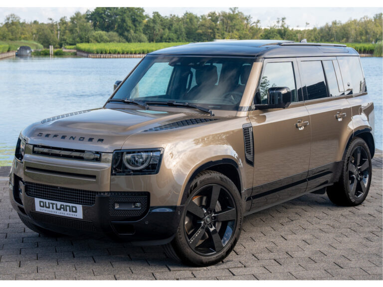 Land Rover Defender 110 P300e X-Dynamic HSE