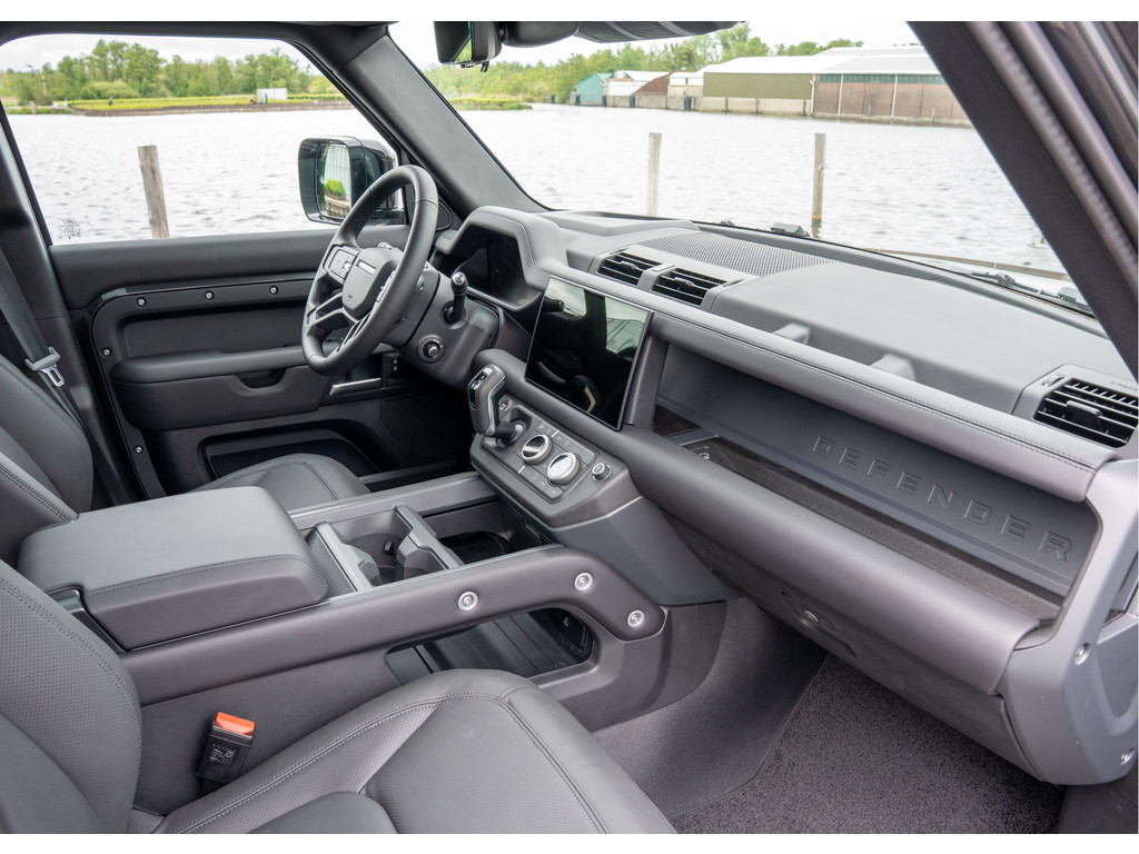 Land Rover Defender 110 P300e X-Dynamic HSE - 12