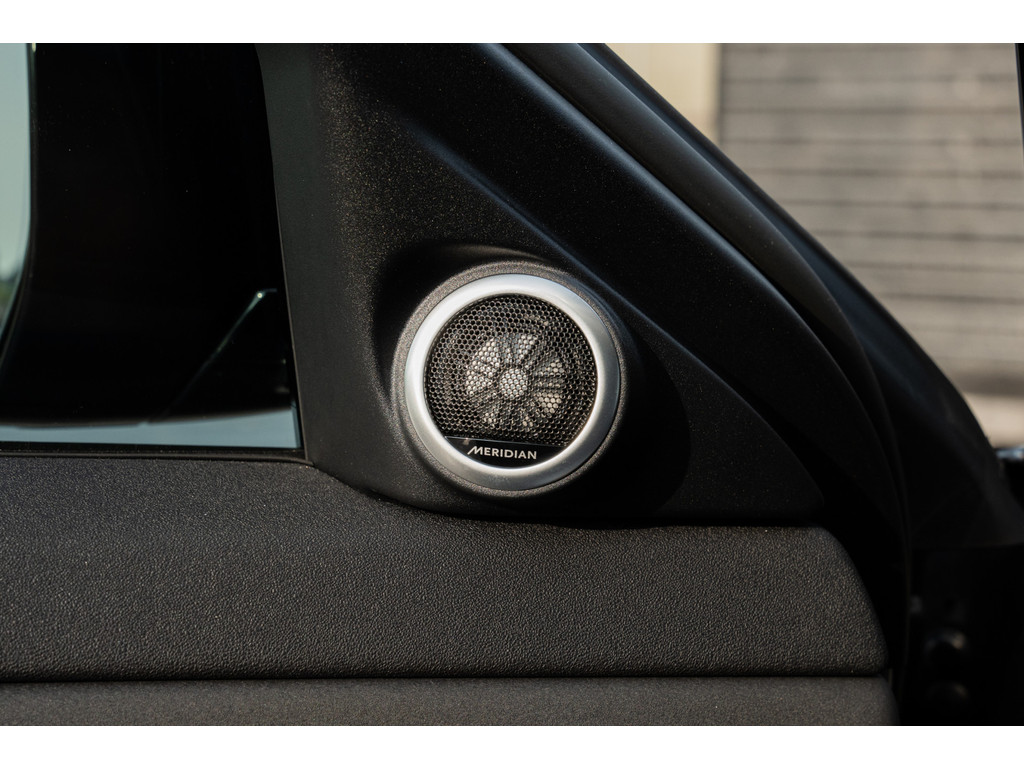 Land Rover Range Rover Evoque P300e R-Dynamic SE - 19