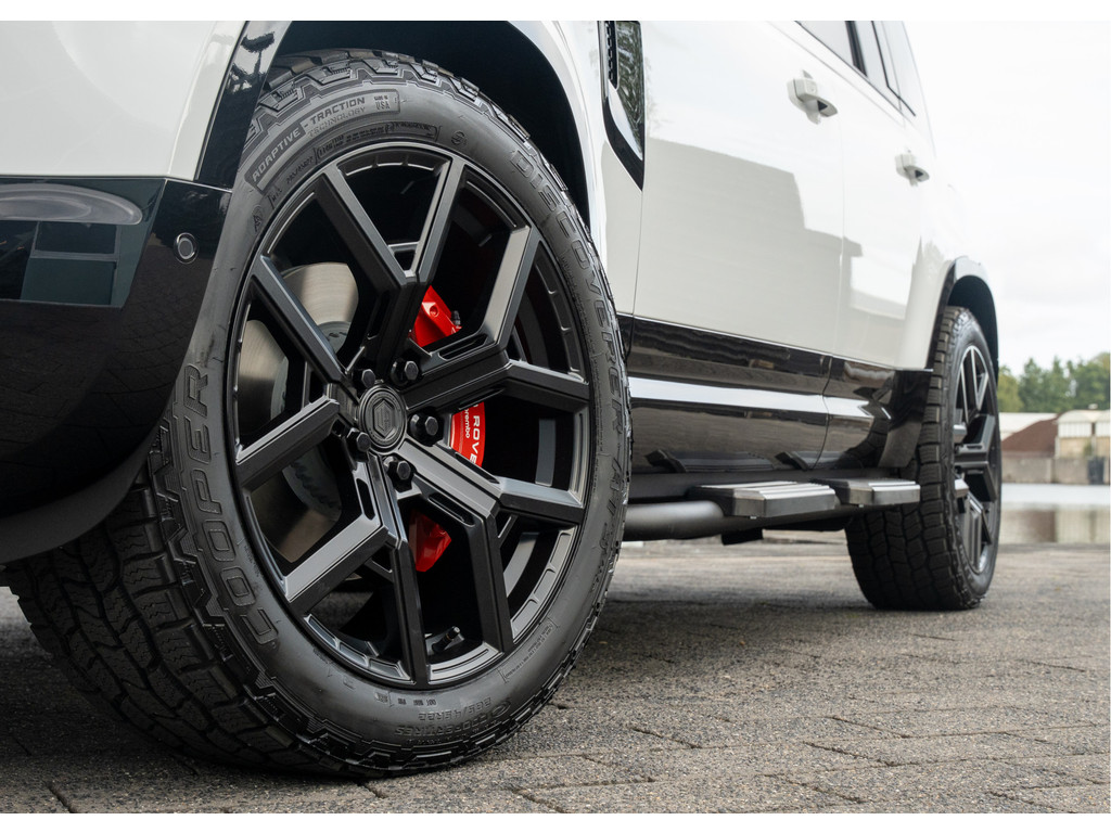 Land Rover Defender 110 P300e X-Dynamic HSE - 14