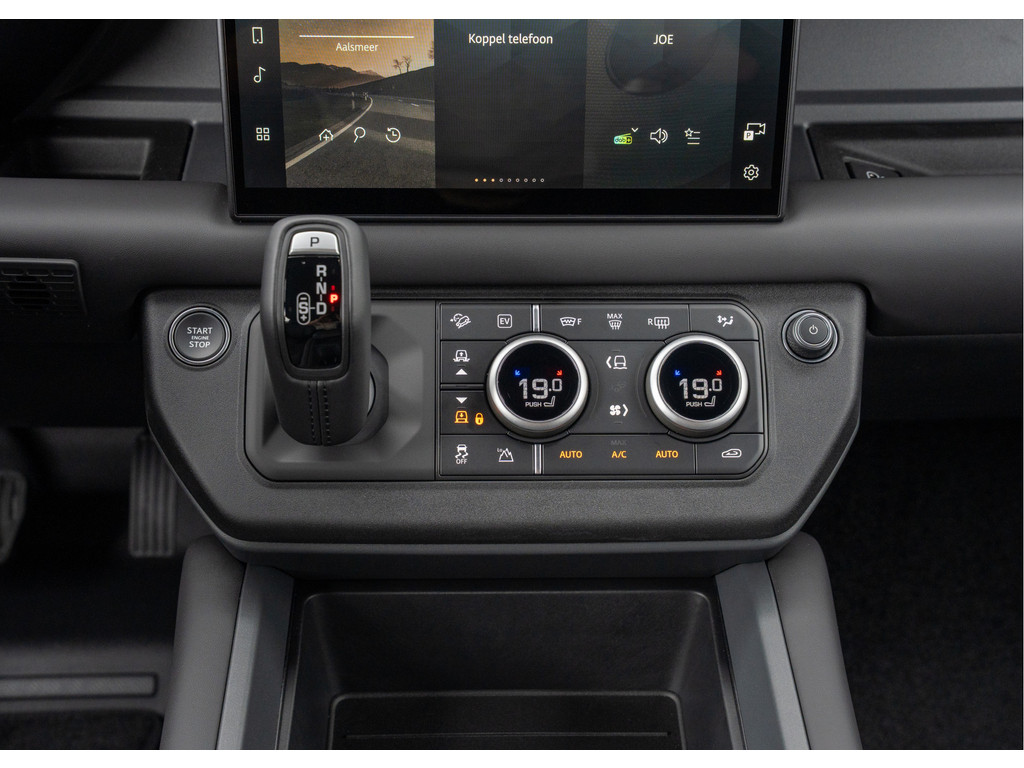 Land Rover Defender 110 P300e X-Dynamic HSE - 36