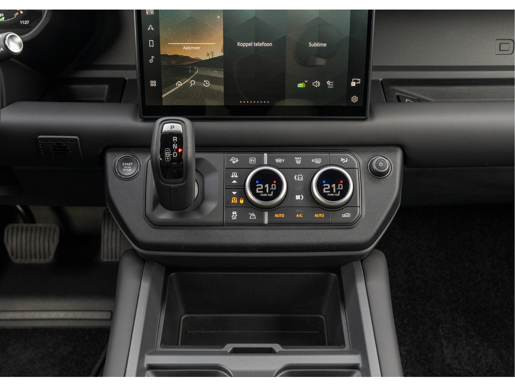 Land Rover Defender 110 P300e 110 X-Dynamic HSE - 18