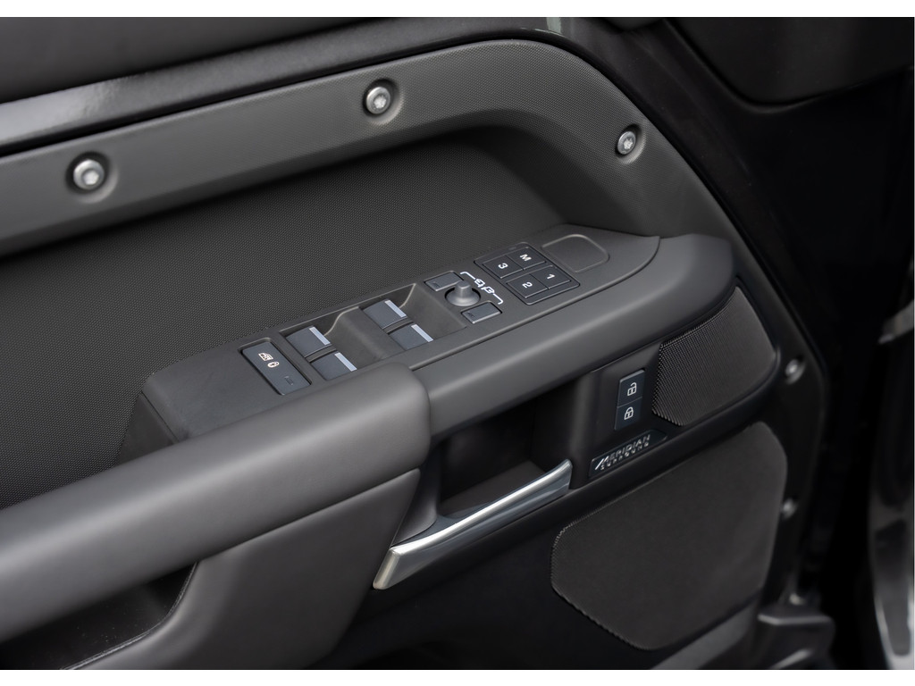 Land Rover Defender 110 P300e 110 X-Dynamic HSE - 22