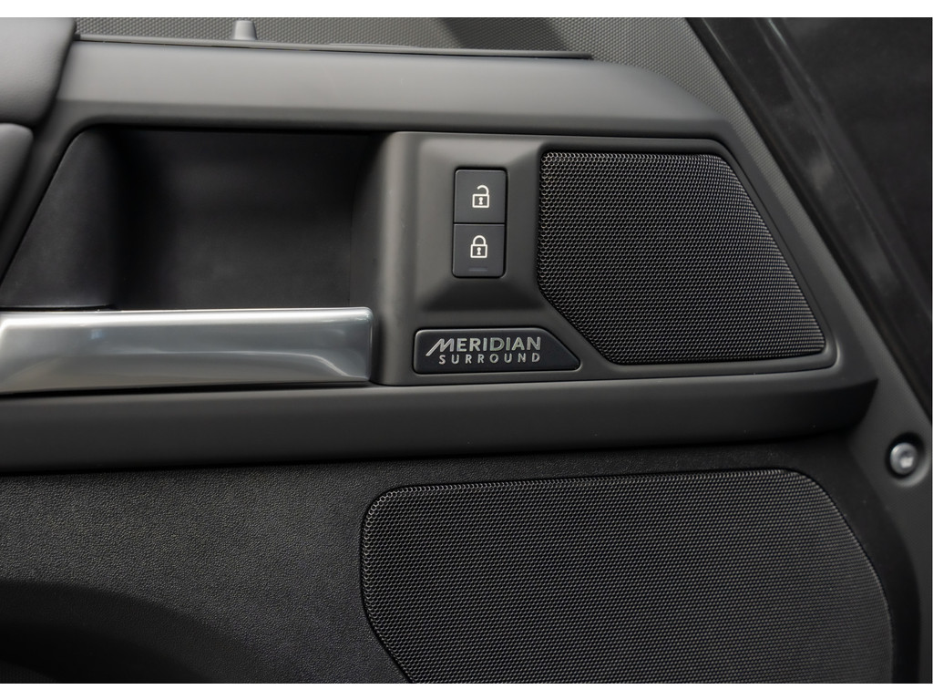 Land Rover Defender 110 P300e 110 X-Dynamic HSE - 23