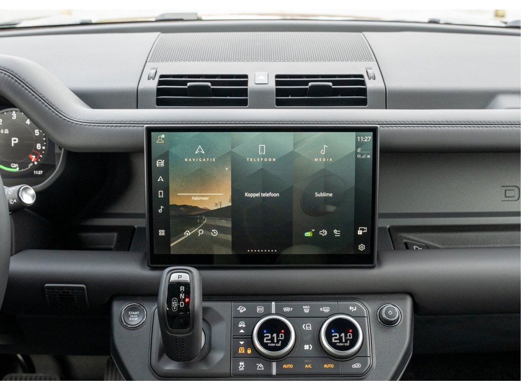 Land Rover Defender 110 P300e 110 X-Dynamic HSE - 24