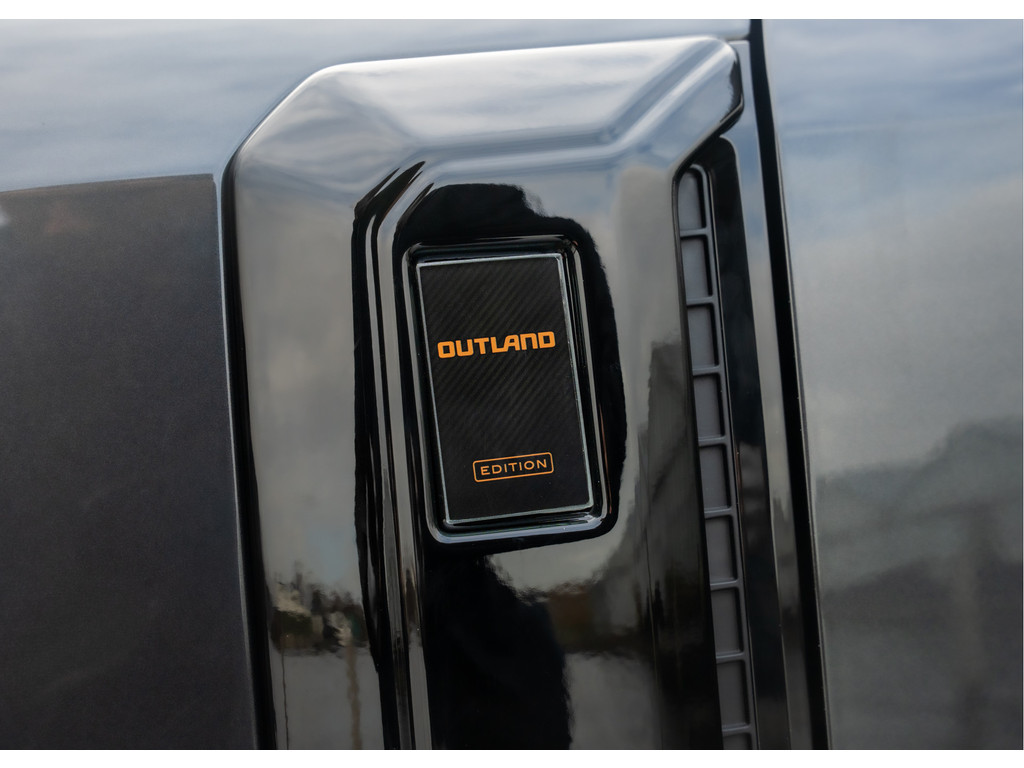 Land Rover Defender 110 P300e 110 X-Dynamic HSE - 4