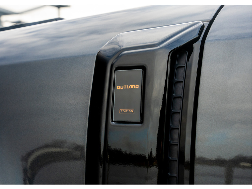 Land Rover Defender 110 P300e 110 X-Dynamic HSE - 43