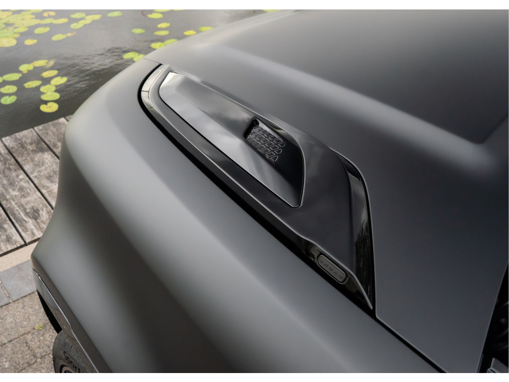 Land Rover Defender 110 P300e X-Dynamic HSE - 46