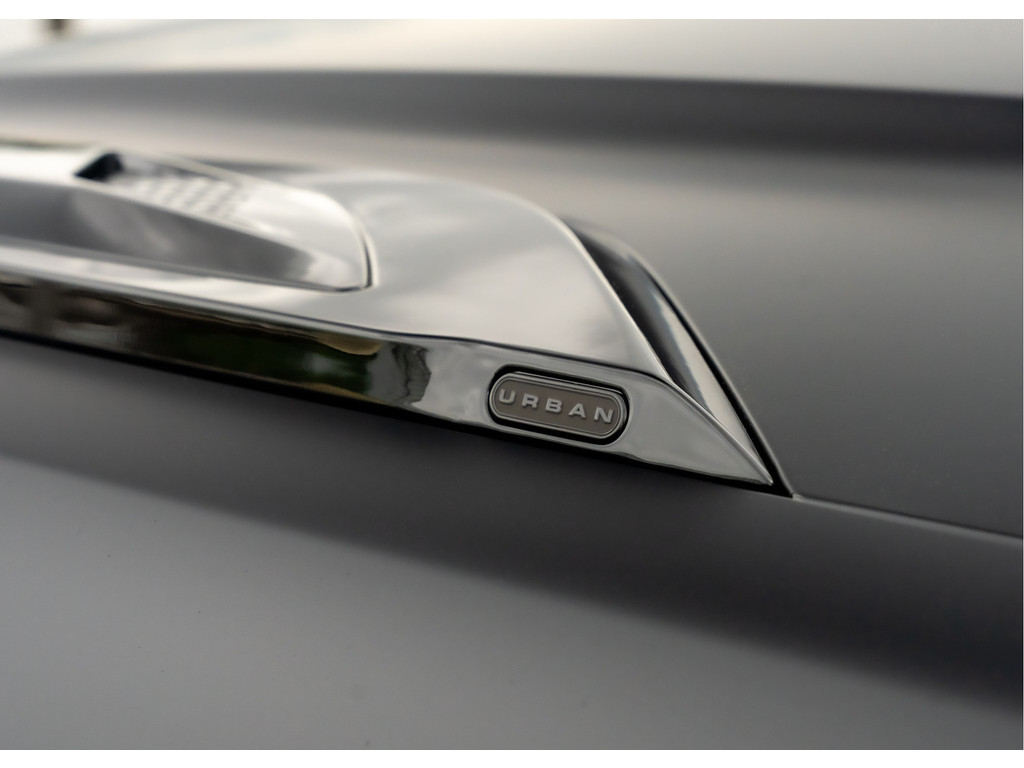 Land Rover Defender 110 P300e X-Dynamic HSE - 47