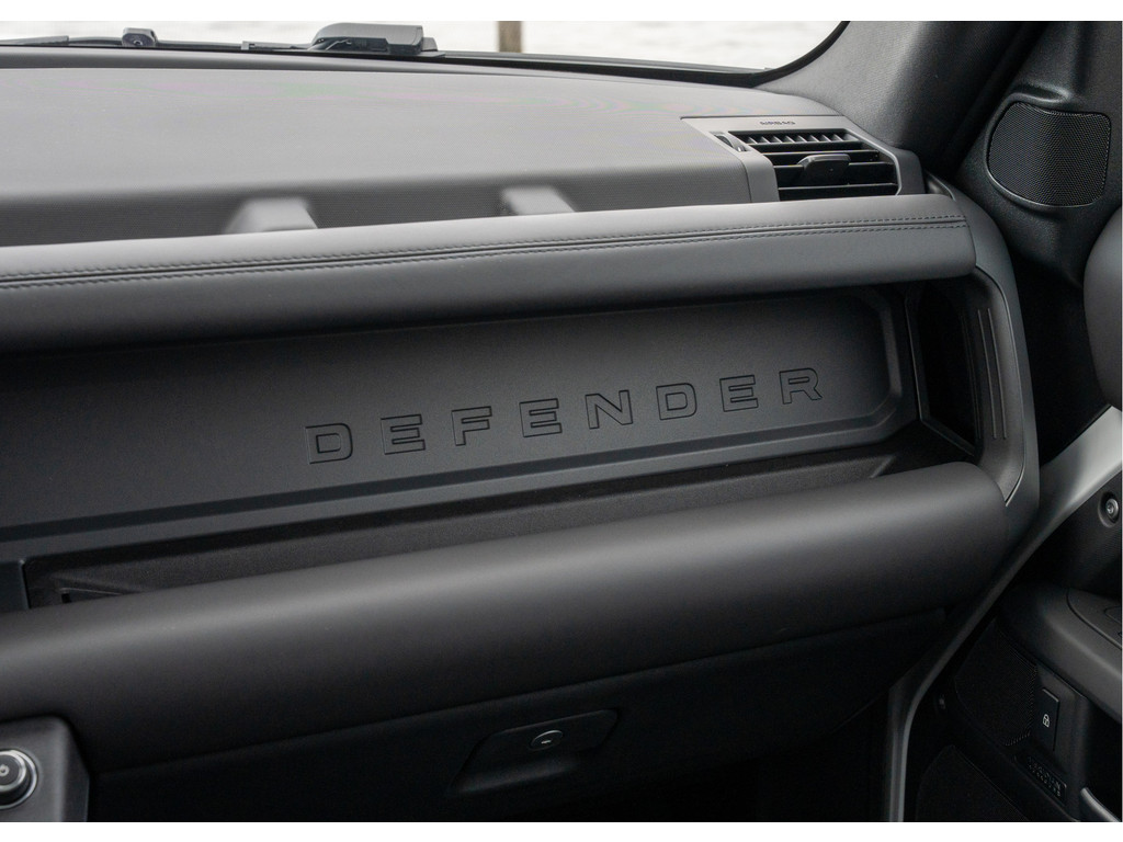 Land Rover Defender 110 P300e X-Dynamic HSE - 20