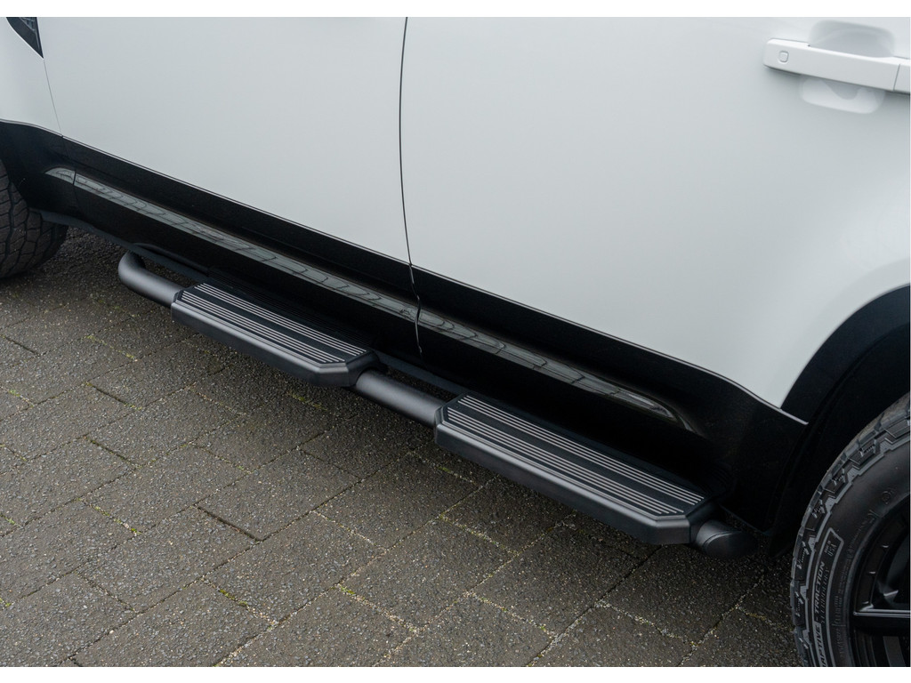 Land Rover Defender 110 P300e X-Dynamic HSE - 41