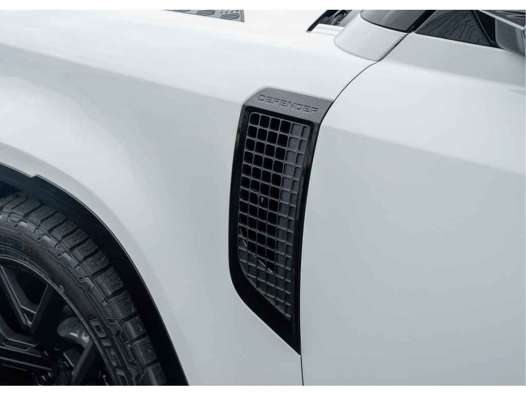 Land Rover Defender 110 P300e X-Dynamic HSE - 43
