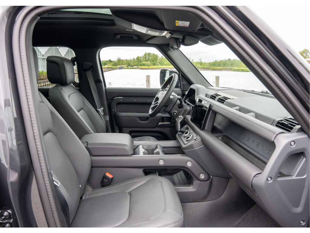 Land Rover Defender 110 P300e X-Dynamic HSE - 11
