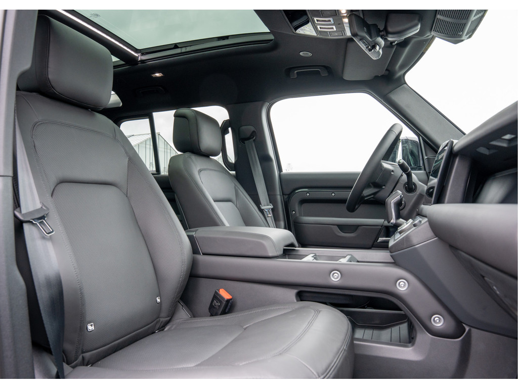 Land Rover Defender 110 P300e X-Dynamic HSE - 12