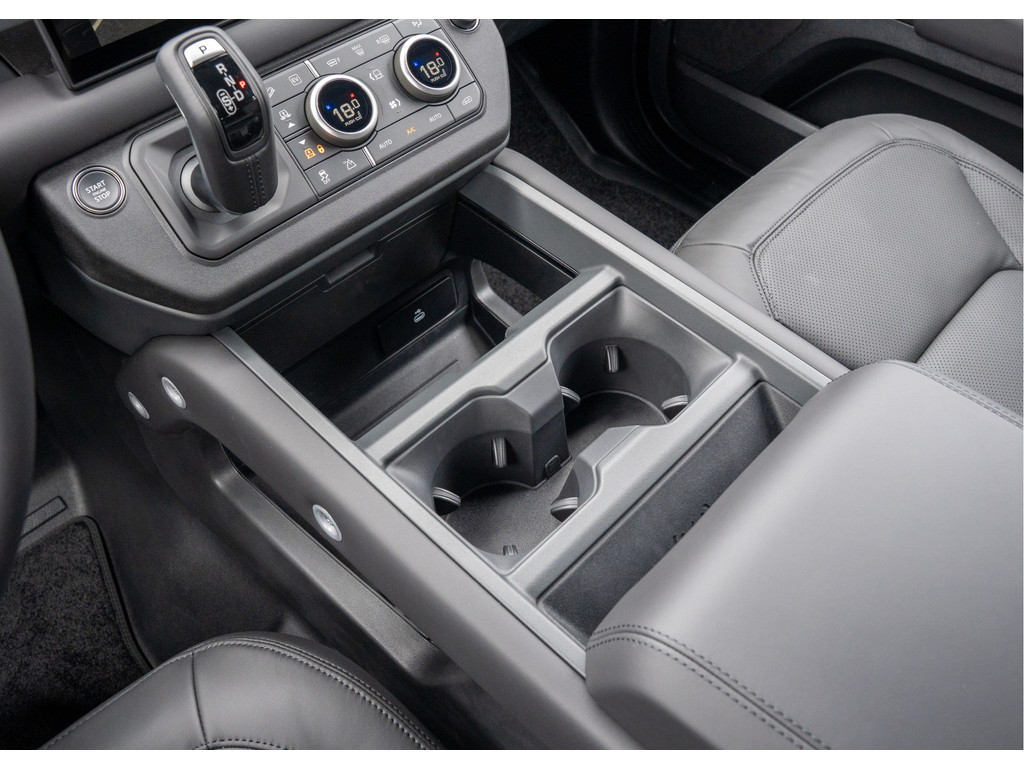 Land Rover Defender 110 P300e X-Dynamic HSE - 13