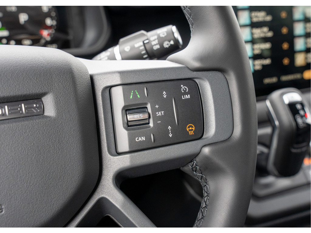 Land Rover Defender 110 P300e X-Dynamic HSE - 18