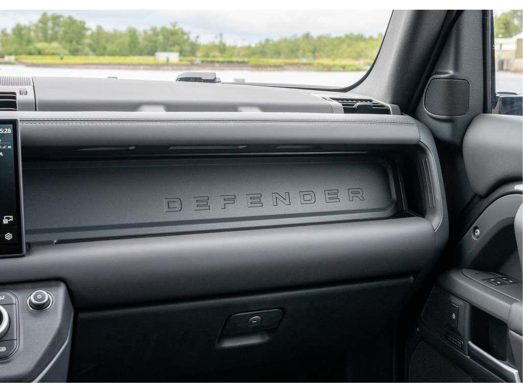 Land Rover Defender 110 P300e X-Dynamic HSE - 21