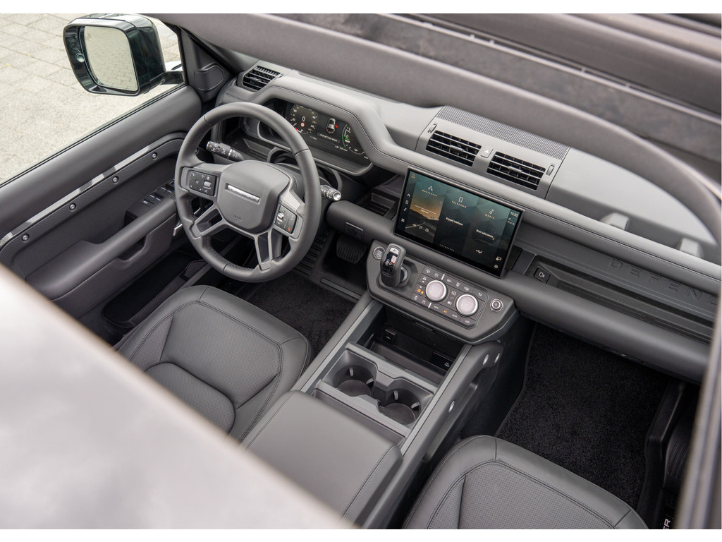 Land Rover Defender 110 P300e X-Dynamic HSE - 9