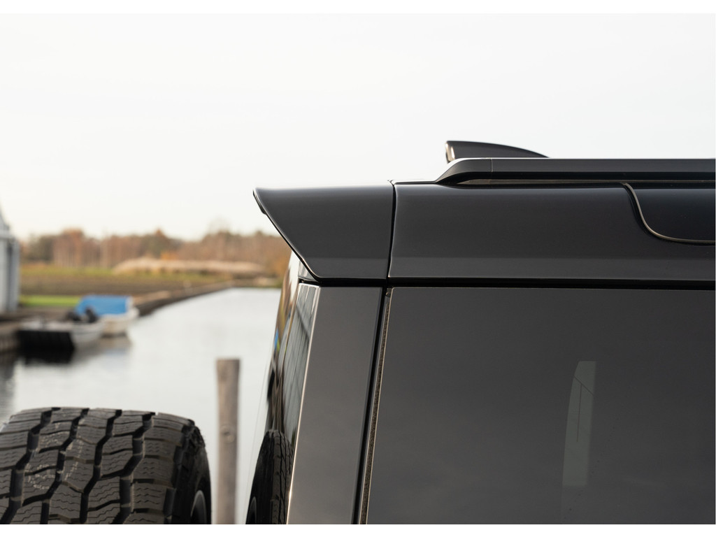 Land Rover Defender 110 P300e 110 X-Dynamic HSE - 11