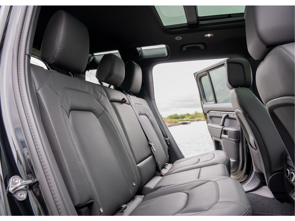 Land Rover Defender 110 P300e 110 X-Dynamic HSE - 19