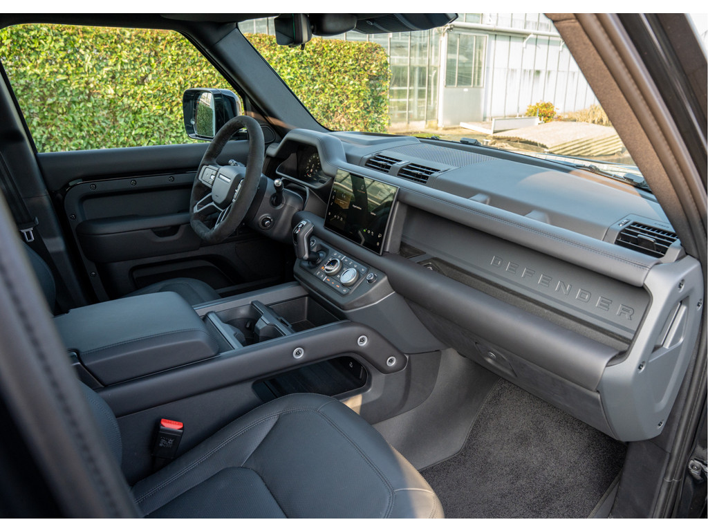 Land Rover Defender 110 P300e 110 X-Dynamic HSE - 12