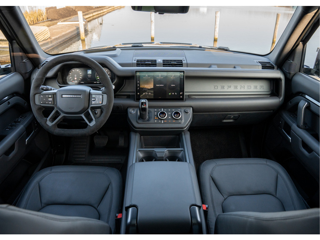 Land Rover Defender 110 P300e 110 X-Dynamic HSE - 9
