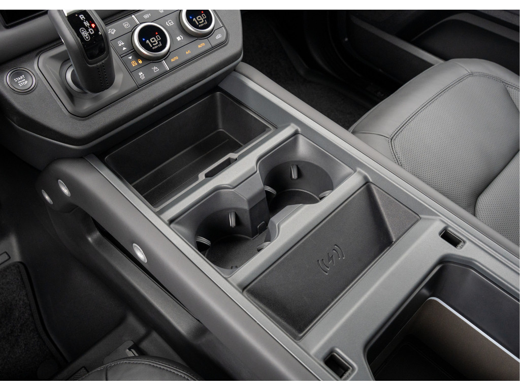 Land Rover Defender 110 P300e 110 X-Dynamic HSE - 25
