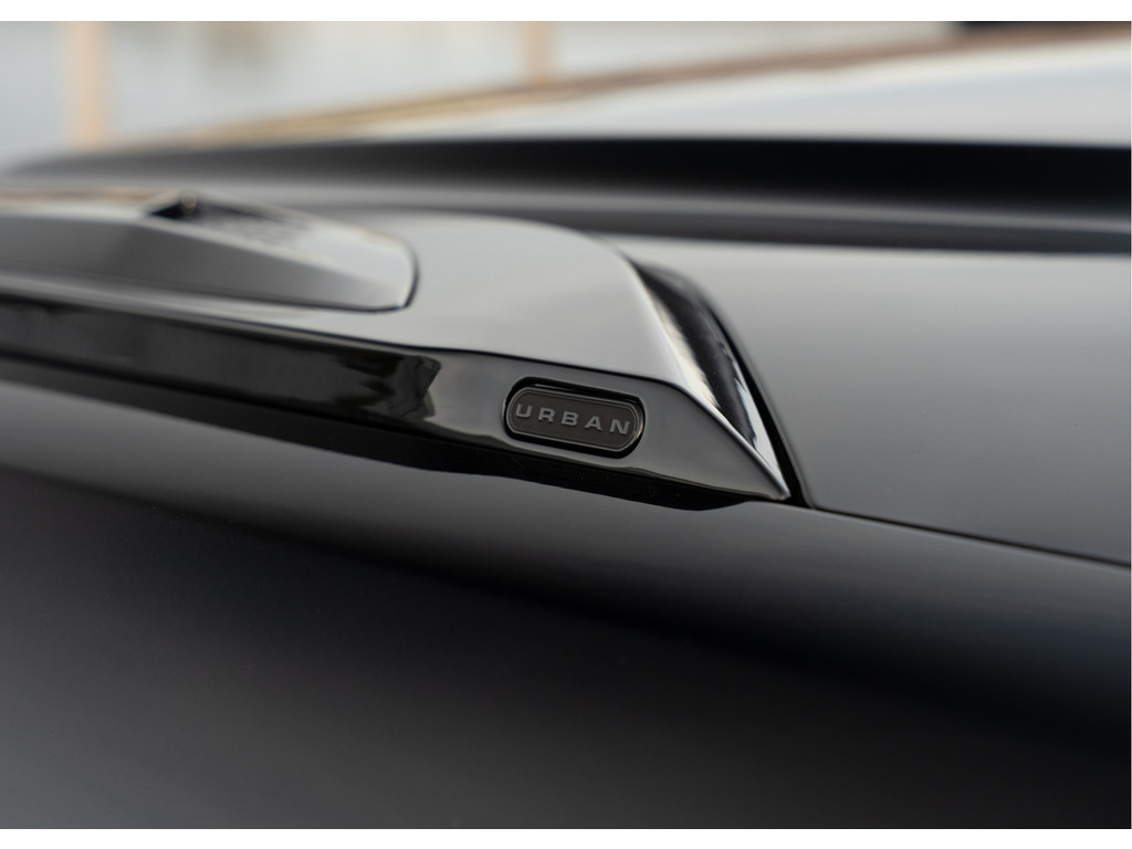 Land Rover Defender 110 P300e 110 X-Dynamic HSE - 49