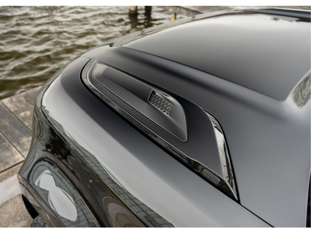 Land Rover Defender 110 P300e 110 X-Dynamic HSE - 12