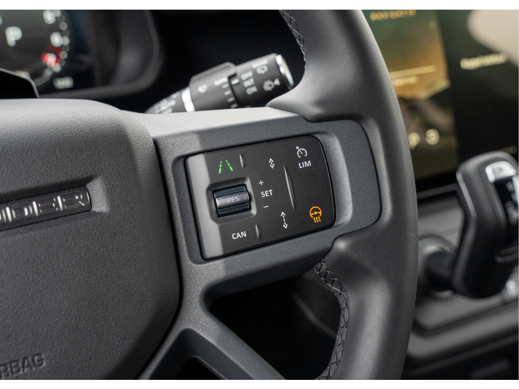 Land Rover Defender 110 P300e 110 X-Dynamic HSE - 28