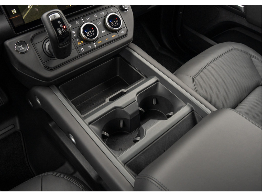 Land Rover Defender 110 P300e 110 X-Dynamic HSE - 29