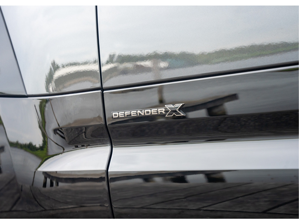 Land Rover Defender P400e 110 X - 12