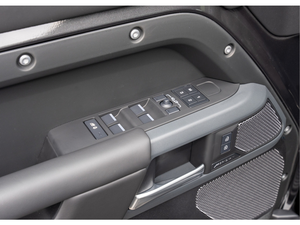 Land Rover Defender P400e 110 X - 26