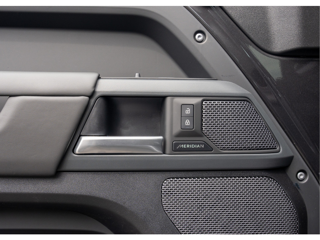 Land Rover Defender P400e 110 X - 27