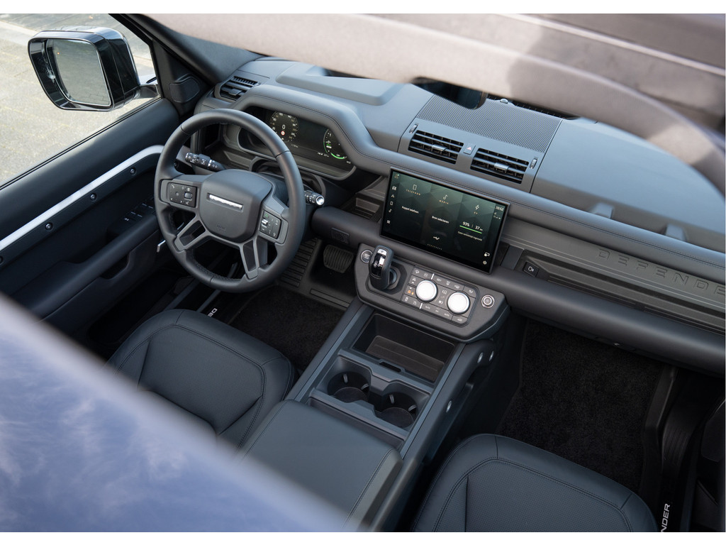 Land Rover Defender 110 P300e X-Dynamic HSE - 11