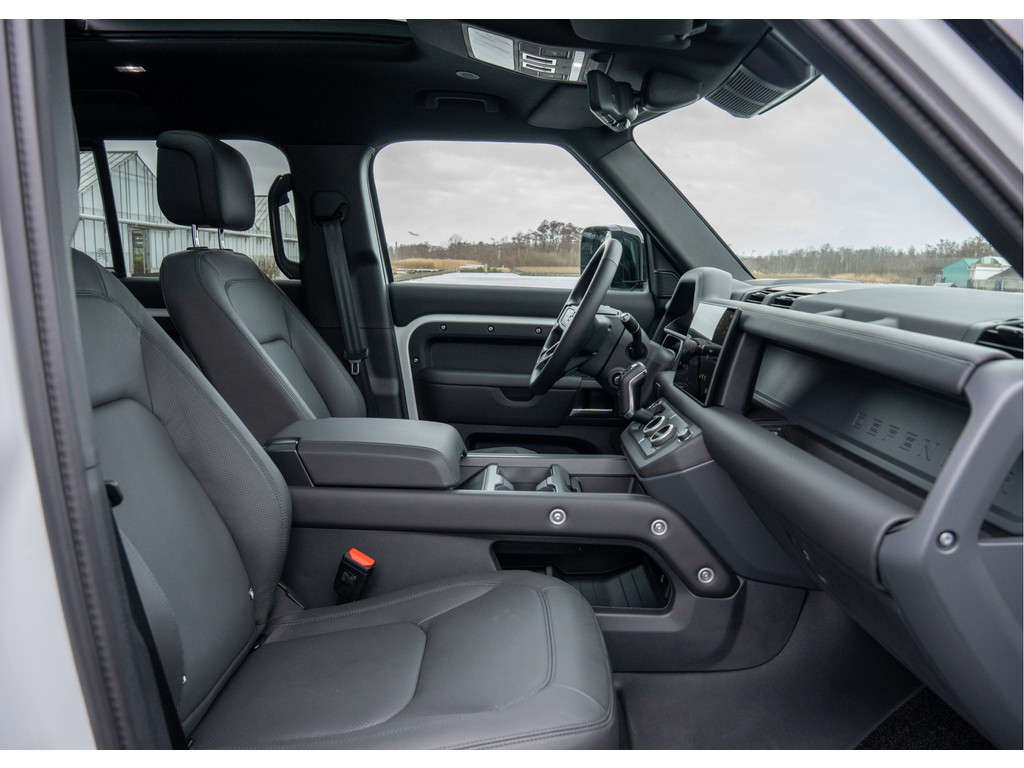 Land Rover Defender 110 P300e X-Dynamic HSE - 13