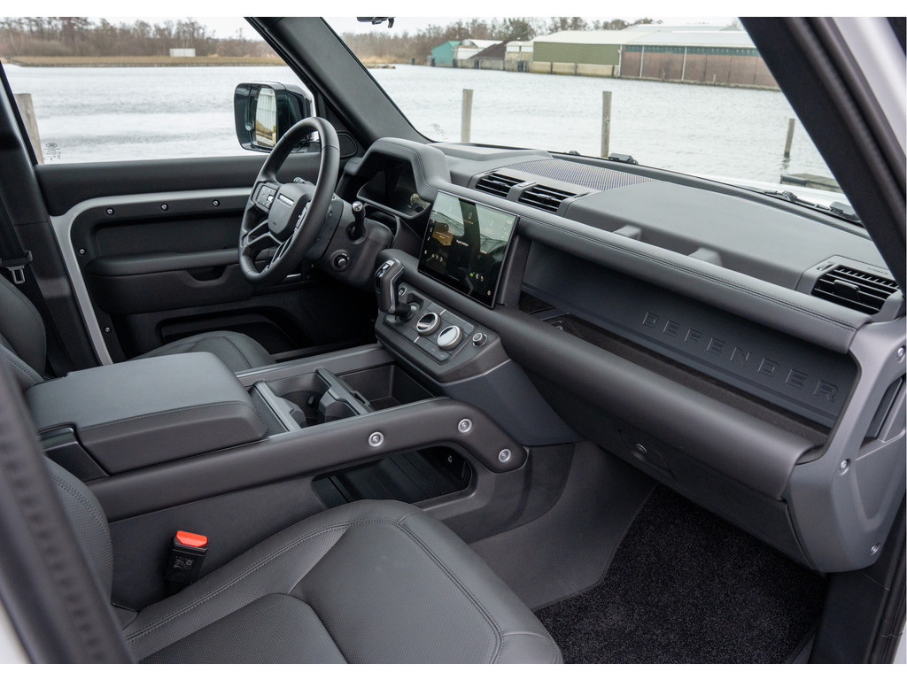 Land Rover Defender 110 P300e X-Dynamic HSE - 15