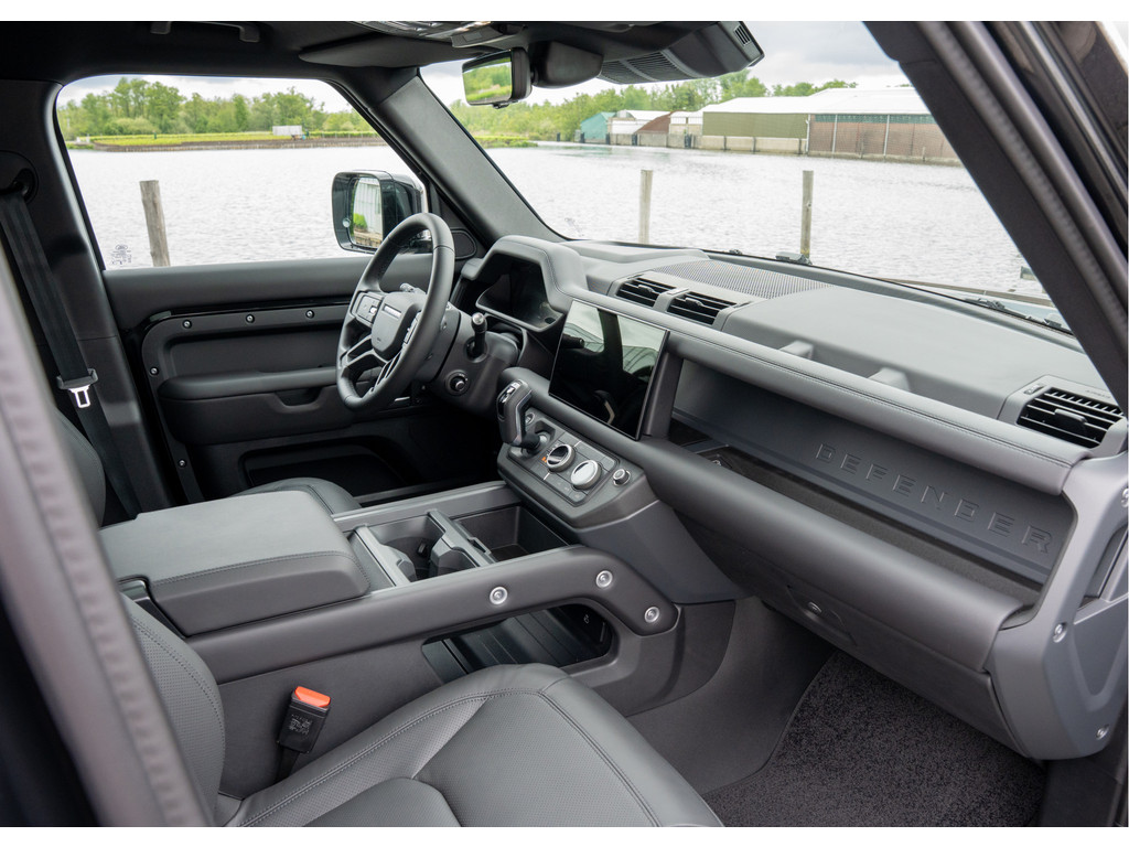 Land Rover Defender 110 P300e 110 X-Dynamic HSE - 17