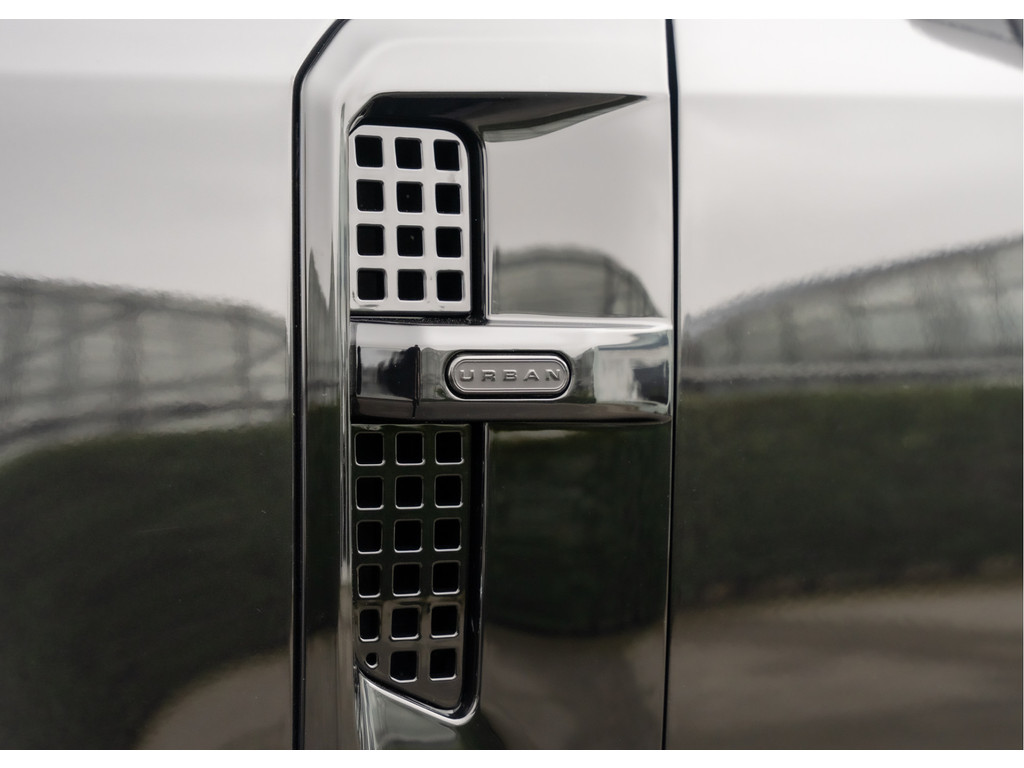 Land Rover Defender 110 P300e 110 X-Dynamic HSE - 13