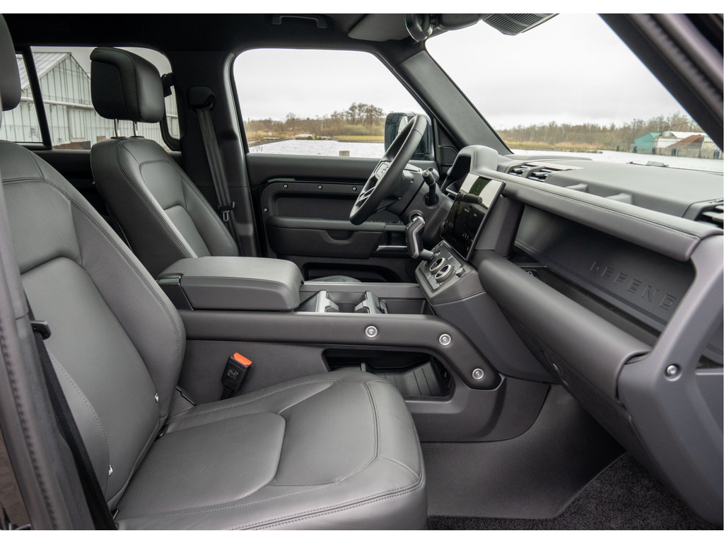 Land Rover Defender 110 P300e 110 X-Dynamic HSE - 17