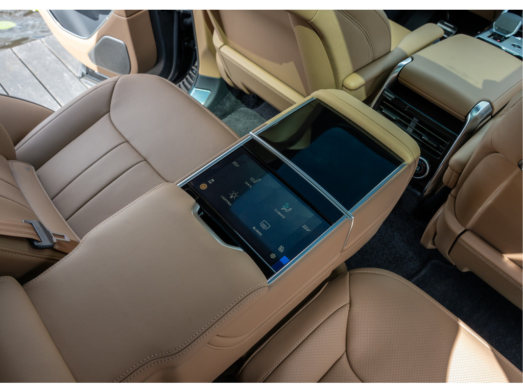 Land Rover Range Rover P550e Autobiography - 24