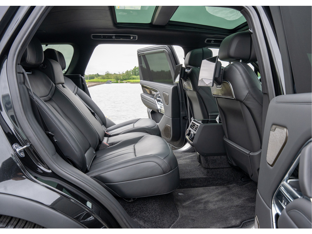 Land Rover Range Rover P460e LWB Autobiography - 32